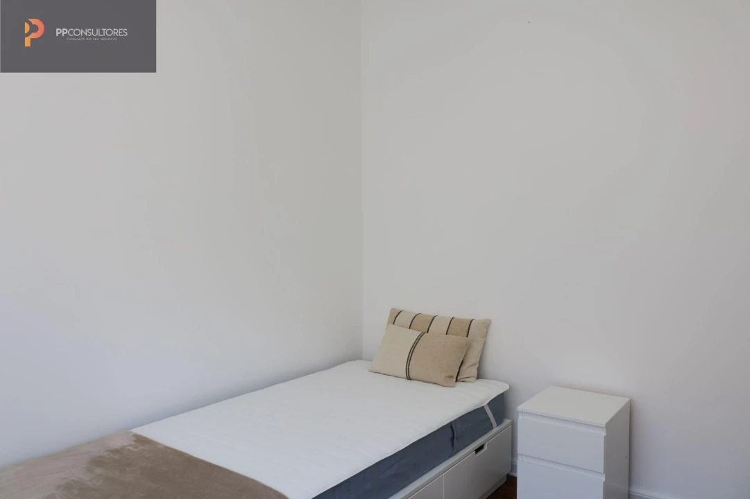 Apartamento T5 para Venda em Glória e Vera Cruz Foto 11