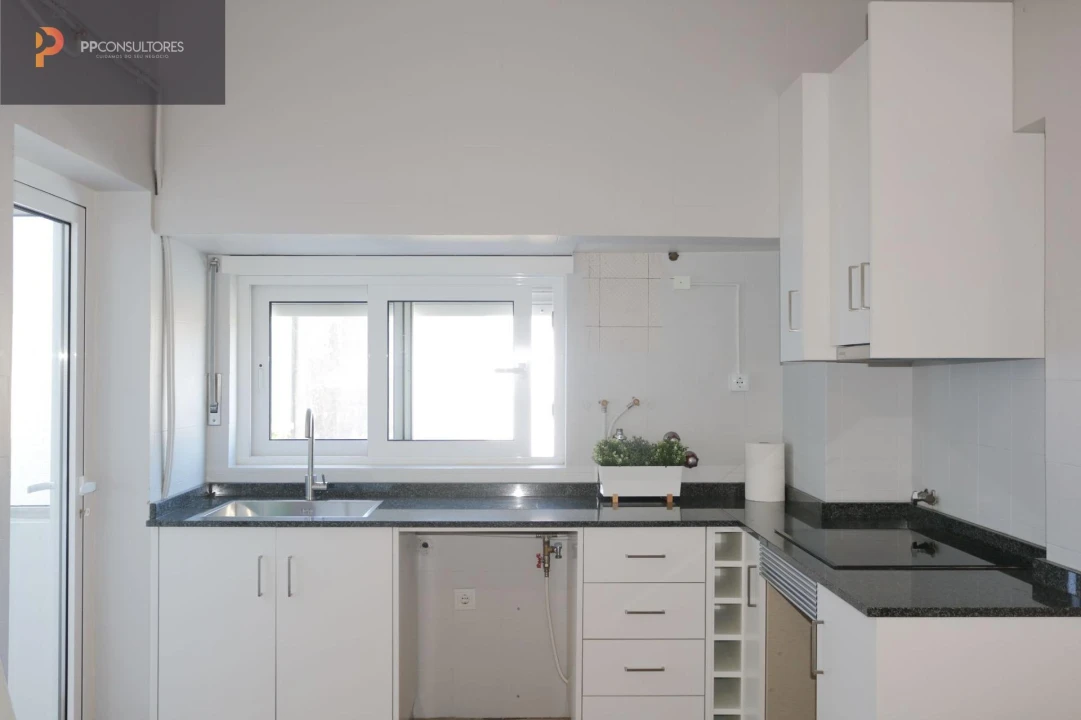 Apartamento T5 para Venda em Glória e Vera Cruz Foto 9