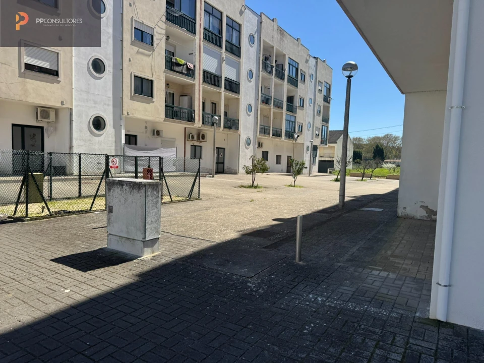 Apartamento T2 para Venda em Avelãs de Caminho Foto 2