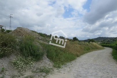 Terreno para Venda em Unhão e Lordelo
