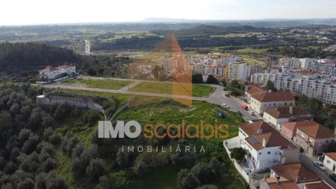 Terreno para Venda em Romeira e Várzea