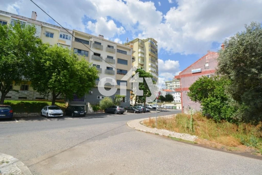 Terreno para Venda em Odivelas Foto 17
