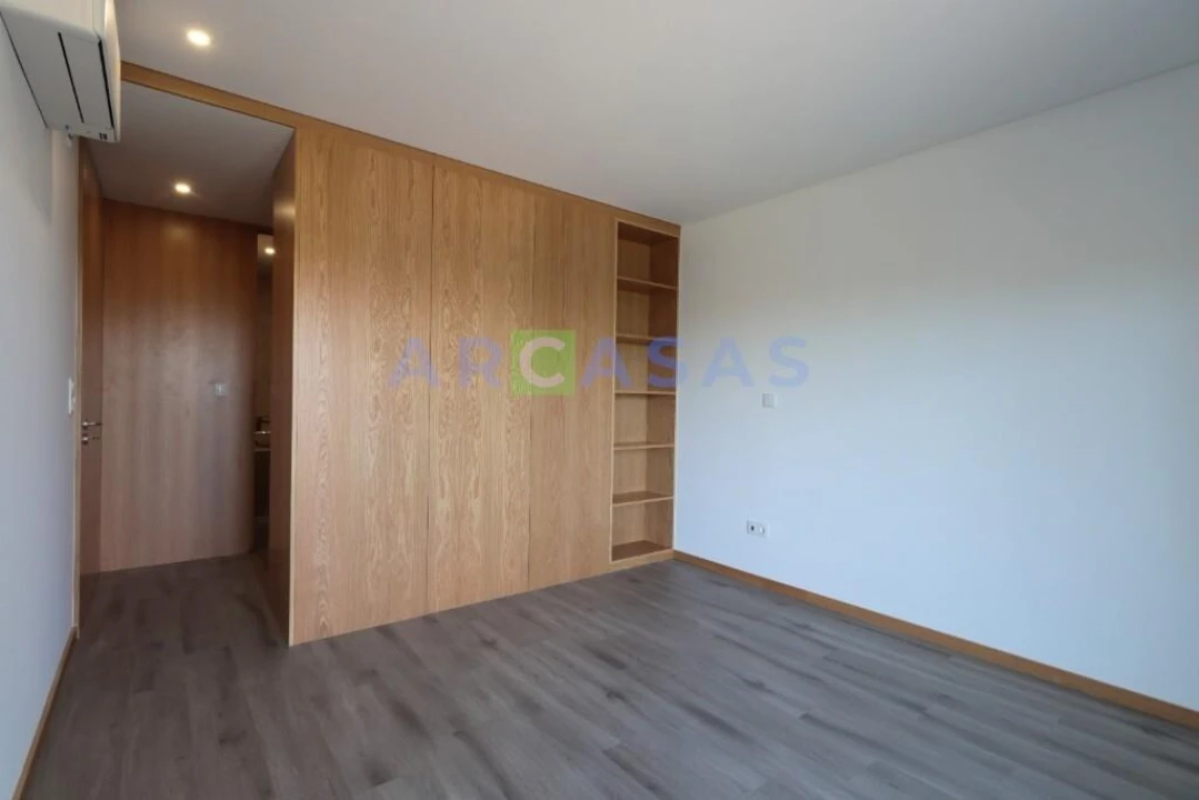 Apartamento T4 para Venda em Aguas Santas Foto 25