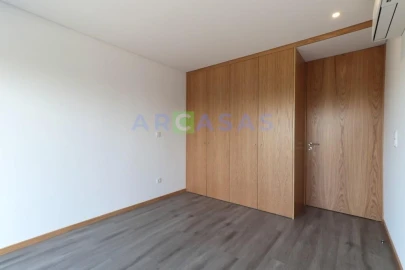 Apartamento T4 para Venda em Aguas Santas