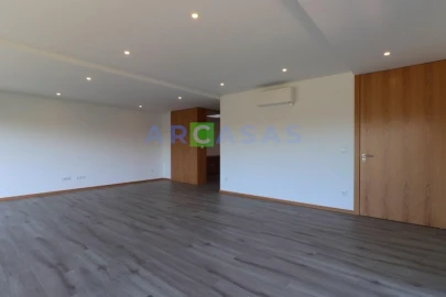 Apartamento T4 para Venda em Aguas Santas