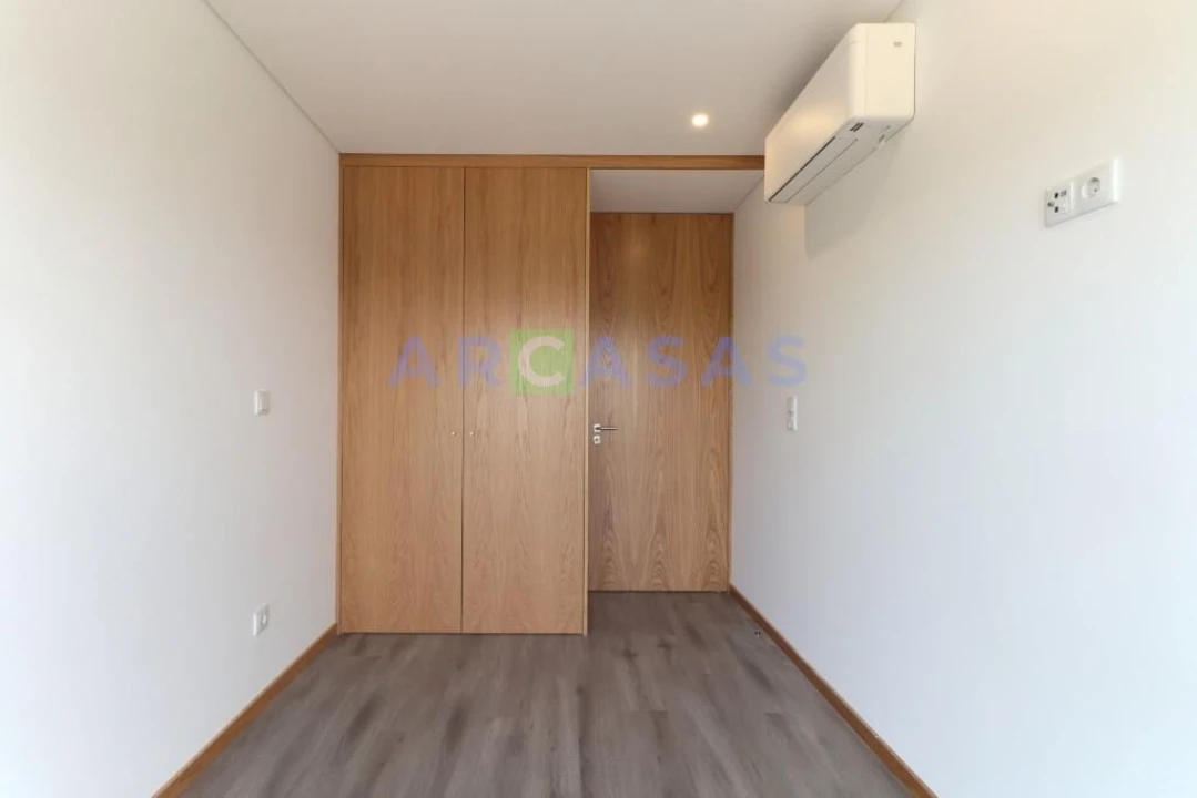 Apartamento T4 para Venda em Aguas Santas Foto 36