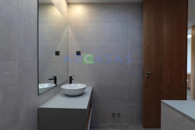 Apartamento T4 para Venda em Aguas Santas Foto 37
