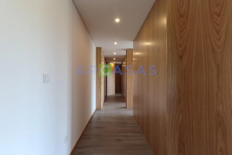 Apartamento T4 para Venda em Aguas Santas Foto 22