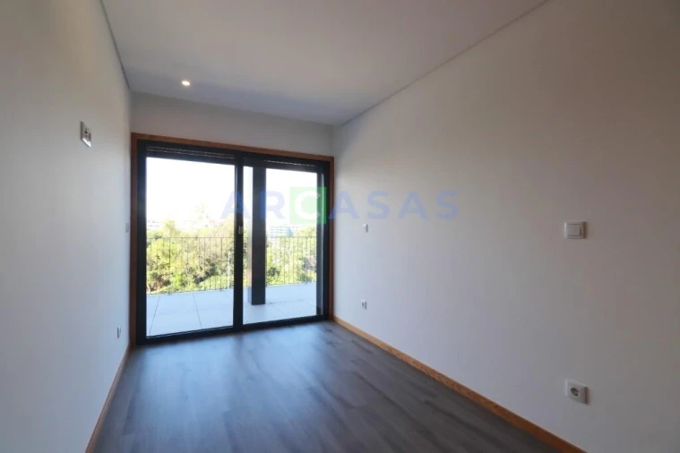 Apartamento T4 para Venda em Aguas Santas Foto 35