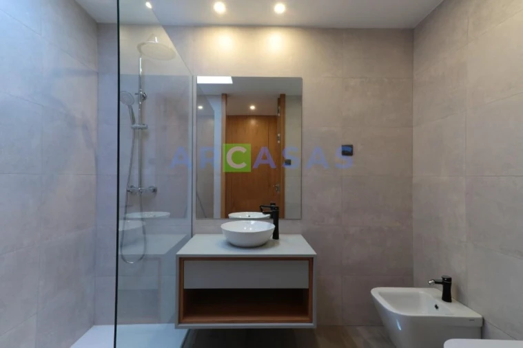 Apartamento T4 para Venda em Aguas Santas Foto 33