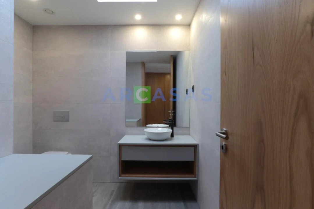 Apartamento T4 para Venda em Aguas Santas Foto 34
