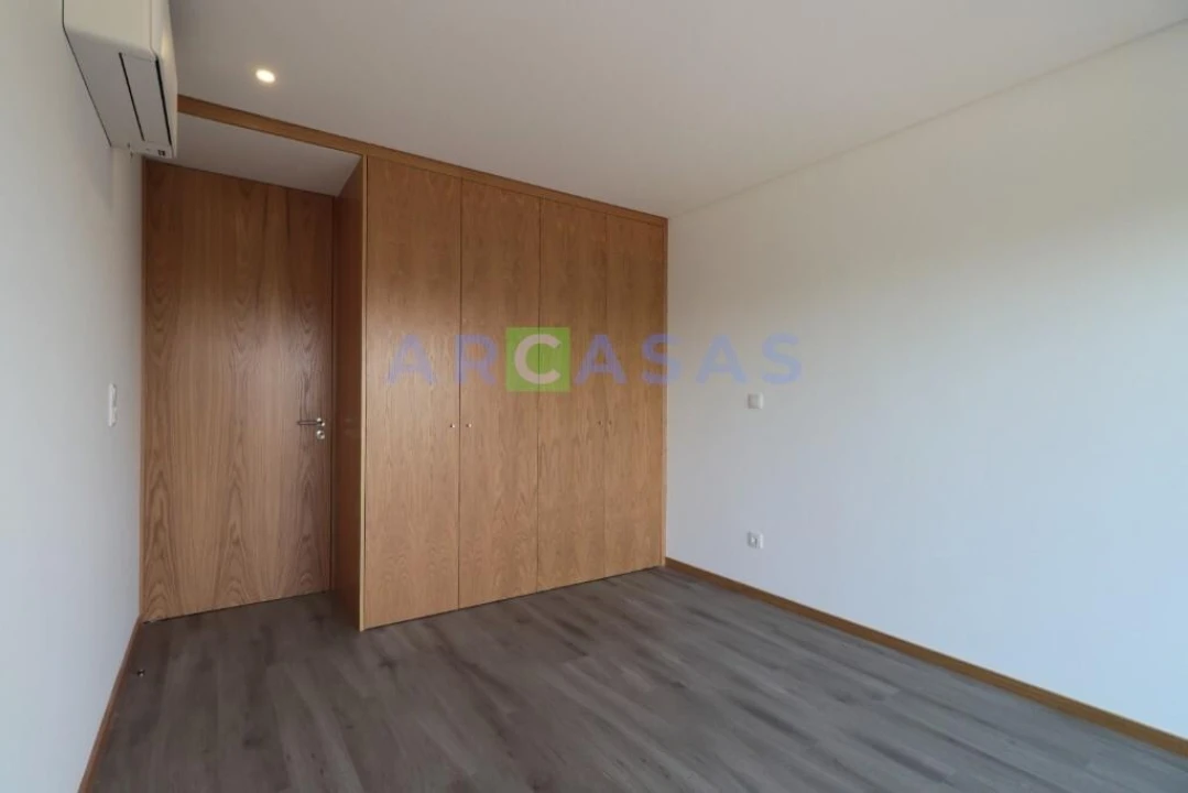 Apartamento T4 para Venda em Aguas Santas Foto 32
