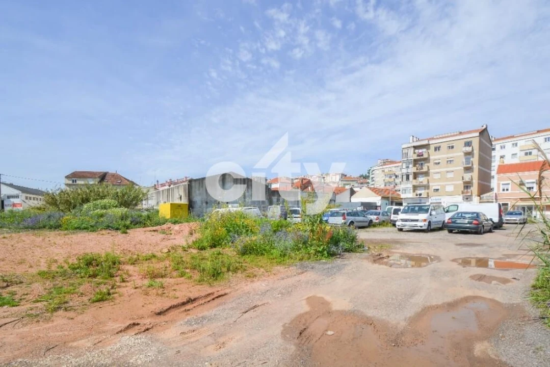Terreno para Venda em Póvoa de Santo Adrião e Olival Basto Foto 6