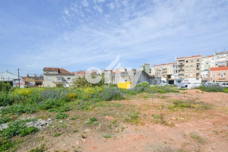 Terreno para Venda em Póvoa de Santo Adrião e Olival Basto Foto 12