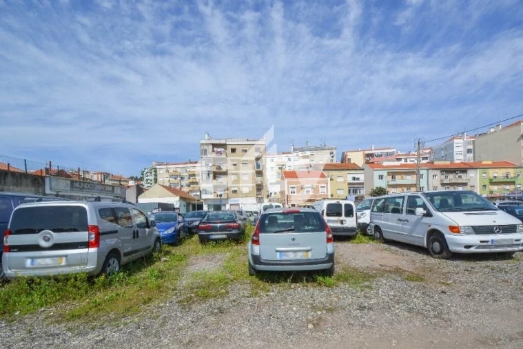 Terreno para Venda em Póvoa de Santo Adrião e Olival Basto Foto 14