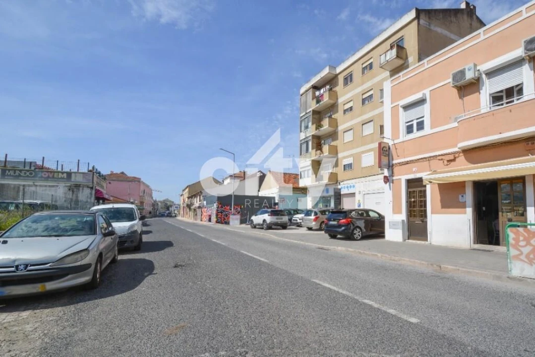 Terreno para Venda em Póvoa de Santo Adrião e Olival Basto Foto 2