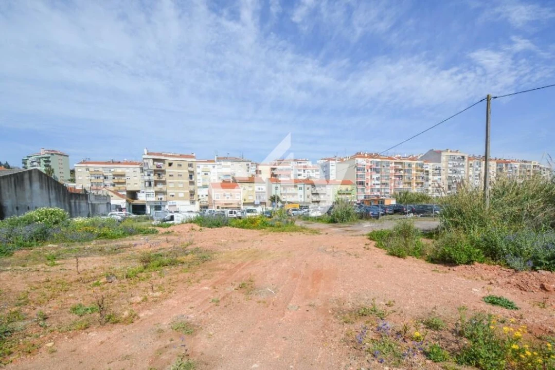 Terreno para Venda em Póvoa de Santo Adrião e Olival Basto Foto 13