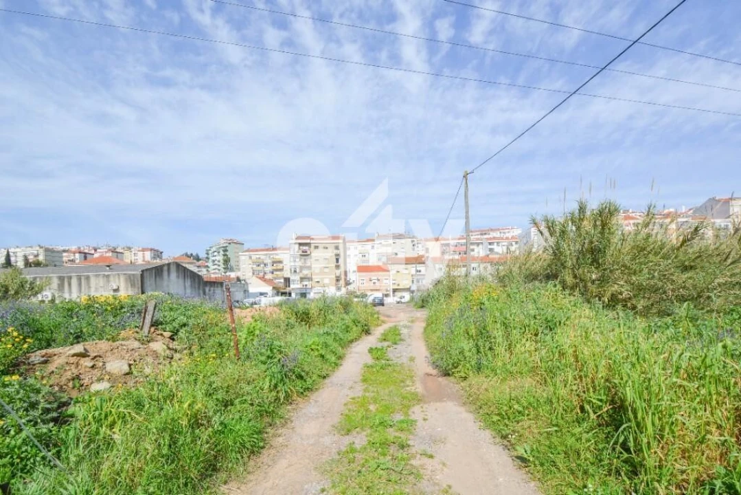Terreno para Venda em Póvoa de Santo Adrião e Olival Basto Foto 9