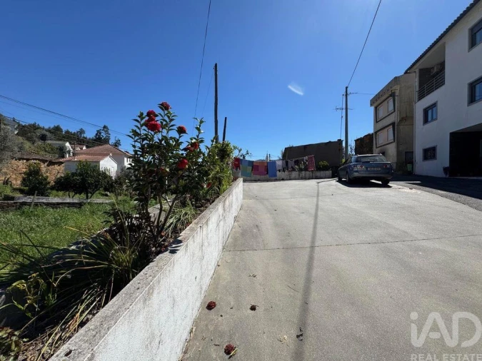 Moradia T4 para Venda em Troviscal Foto 29