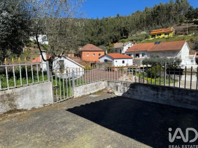 Moradia T4 para Venda em Troviscal Foto 28