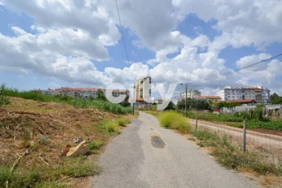 Terreno para Venda em Odivelas