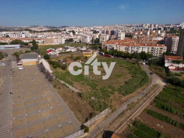Terreno para Venda em Odivelas