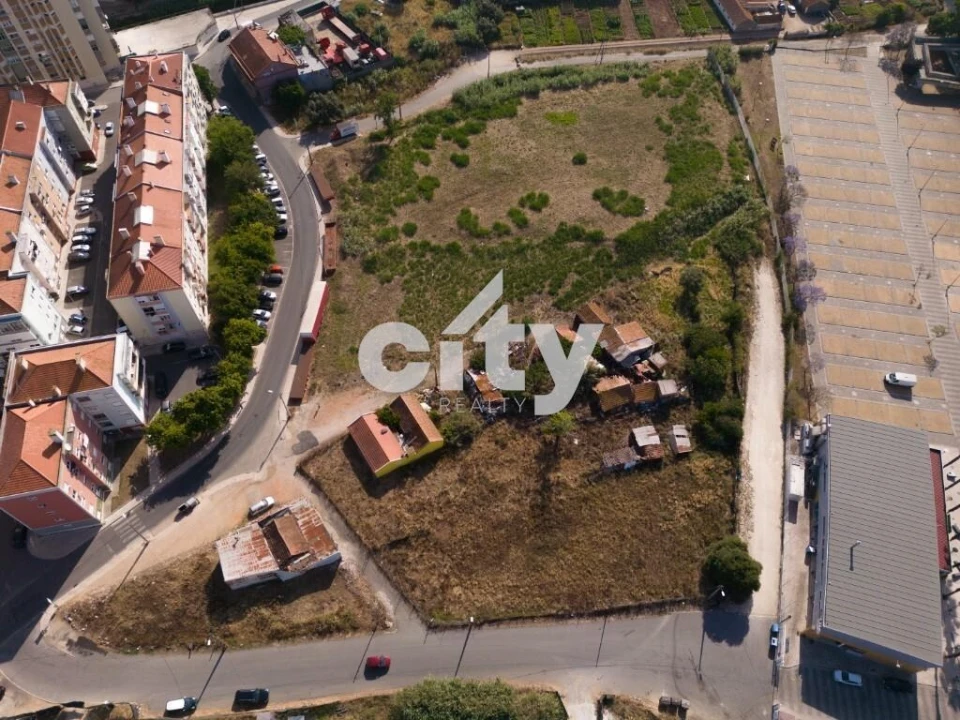 Terreno para Venda em Odivelas Foto 2
