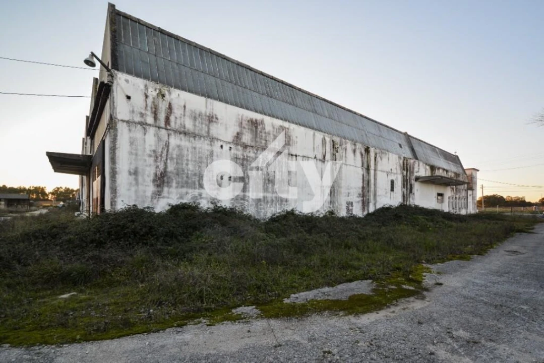 Armazém para Venda em Vale da Pedra Foto 24