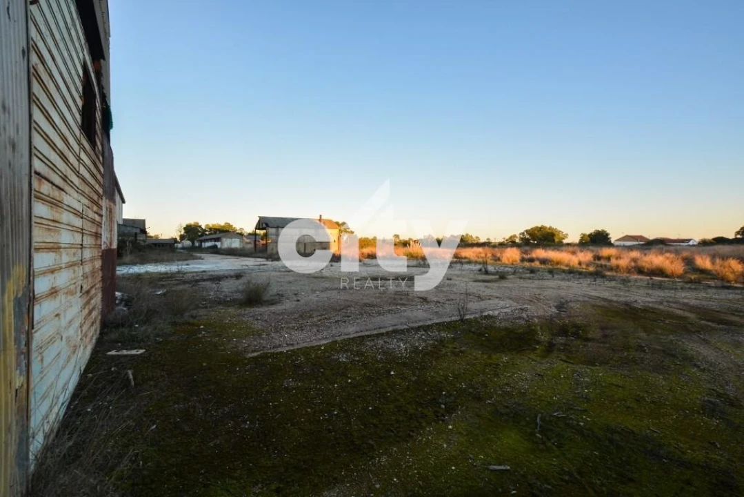 Armazém para Venda em Vale da Pedra Foto 14