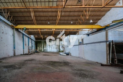 Armazém para Venda em Vale da Pedra