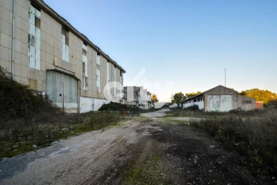 Armazém para Venda em Vale da Pedra