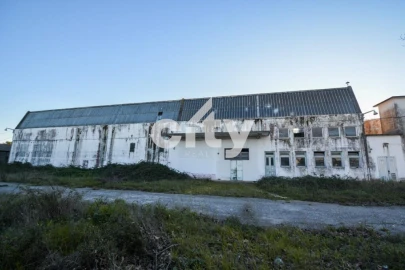 Armazém para Venda em Vale da Pedra