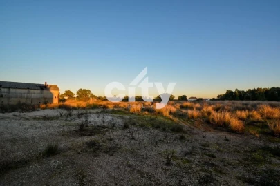 Armazém para Venda em Vale da Pedra