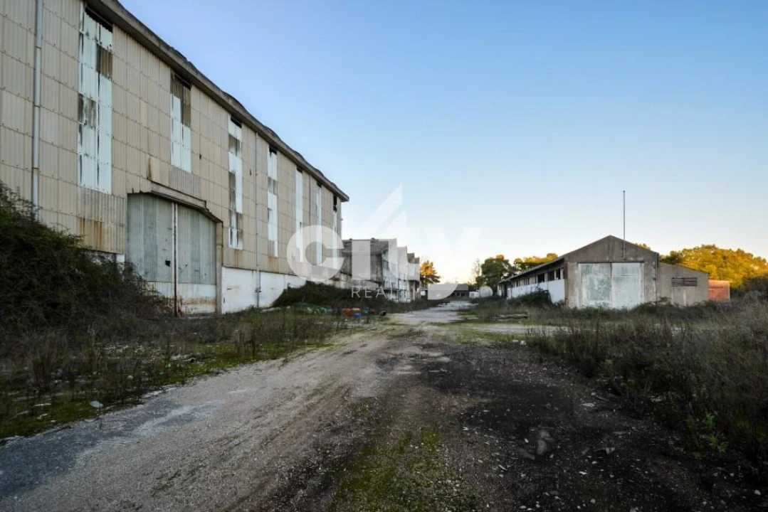 Armazém para Venda em Vale da Pedra Foto 18