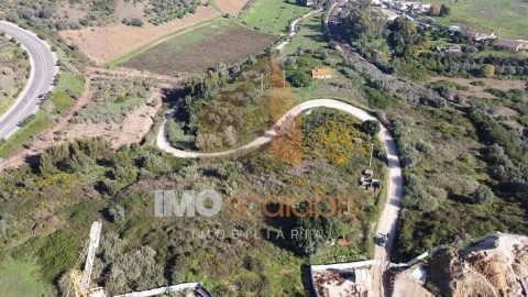 Terreno para Venda em Romeira e Várzea