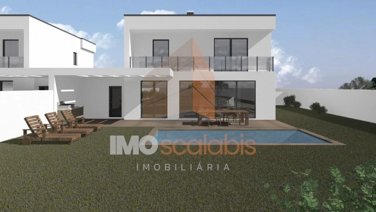 Moradia T4 para Venda em Almeirim Foto 2