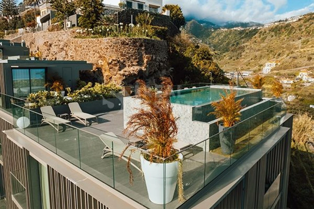 Apartamento T1 para Arrendamento em Calheta Foto 32