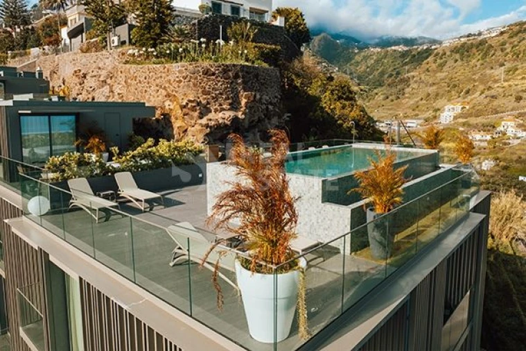 Apartamento T1 para Arrendamento em Calheta Foto 32