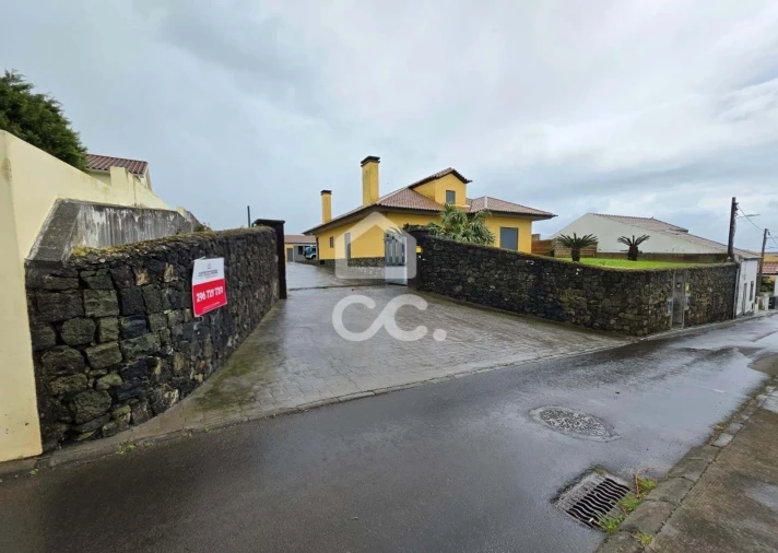 Moradia T3 para Venda em Lagoa (Santa Cruz)