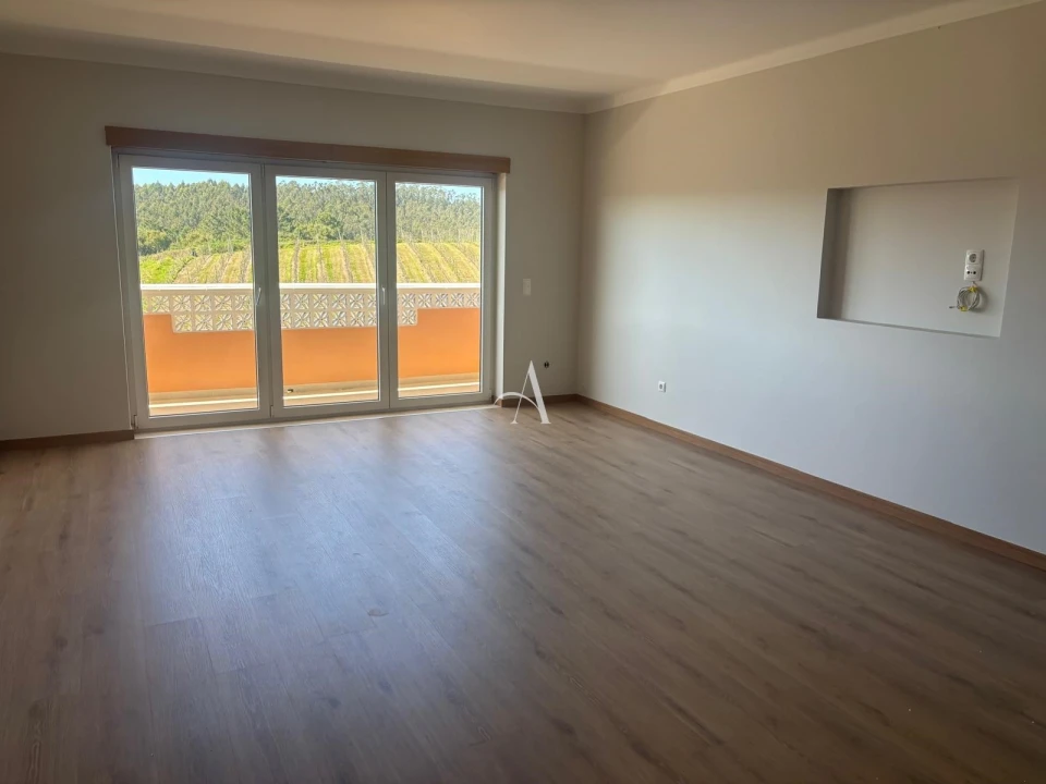 Moradia T3 para Venda em Caldas da Rainha - Santo Onofre e Serra do Bouro Foto 3