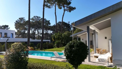 Moradia T5 para Venda em Charneca de Caparica e Sobreda