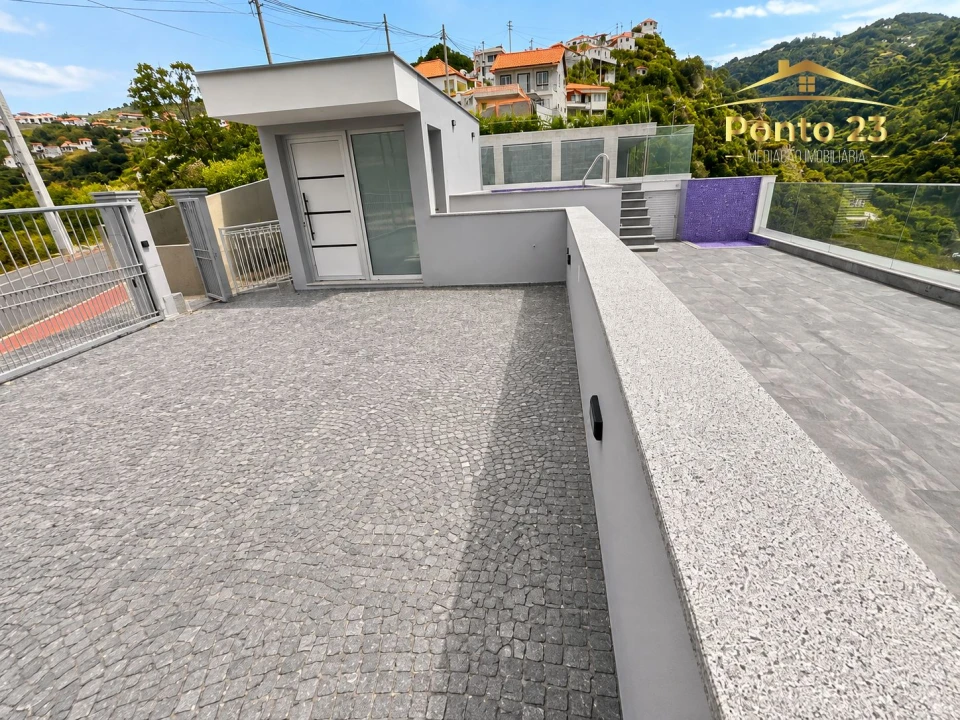 Moradia T3 para Venda em Santa Cruz Foto 10