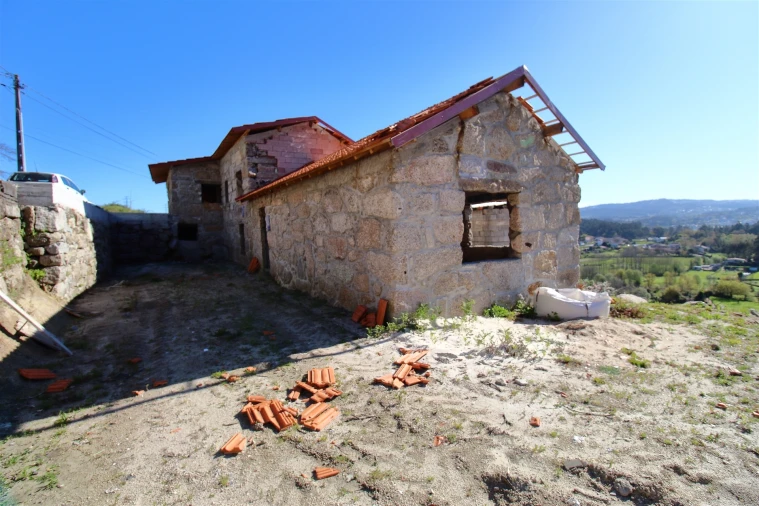 Moradia T3 para Venda em Cete Foto 3