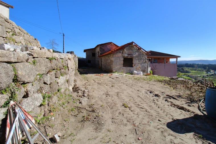 Moradia T3 para Venda em Cete Foto 4