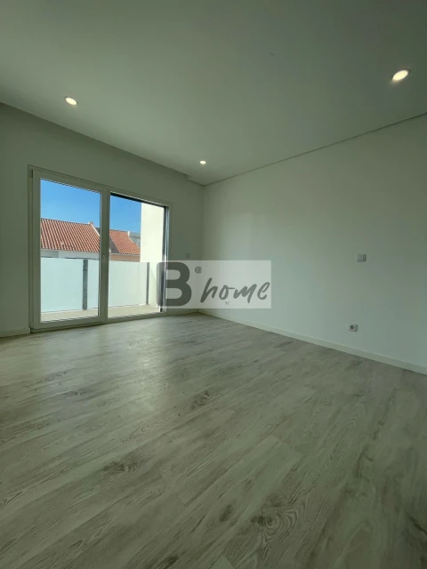 Moradia T3 para Venda em Corroios
