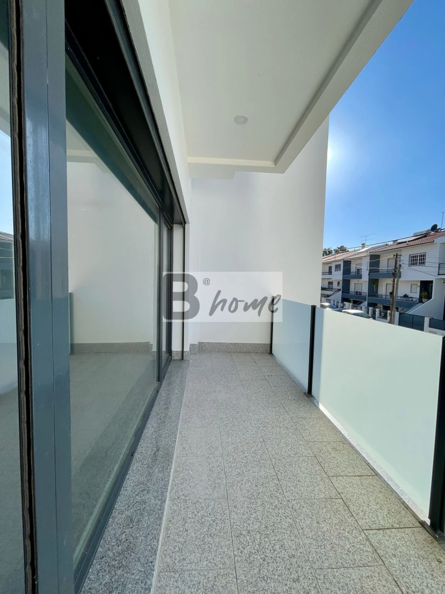 Moradia T3 para Venda em Corroios Foto 12