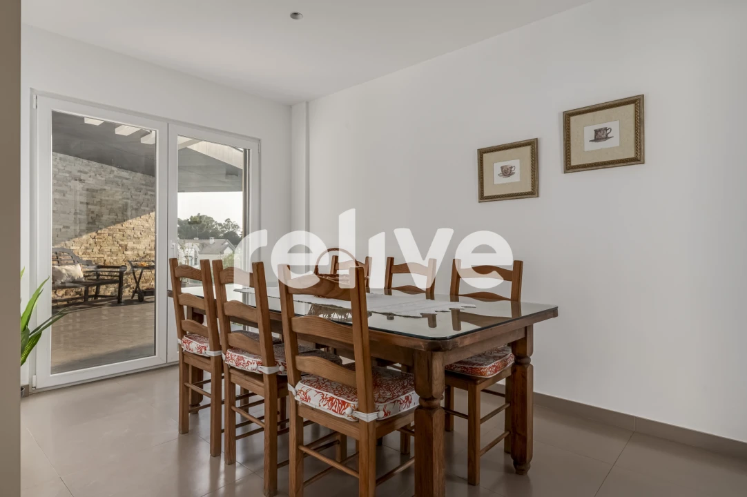 Moradia T8 para Venda em Charneca de Caparica e Sobreda Foto 19