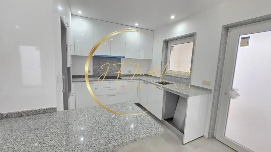 Moradia T3 para Venda em Gafanha da Encarnação Foto 16