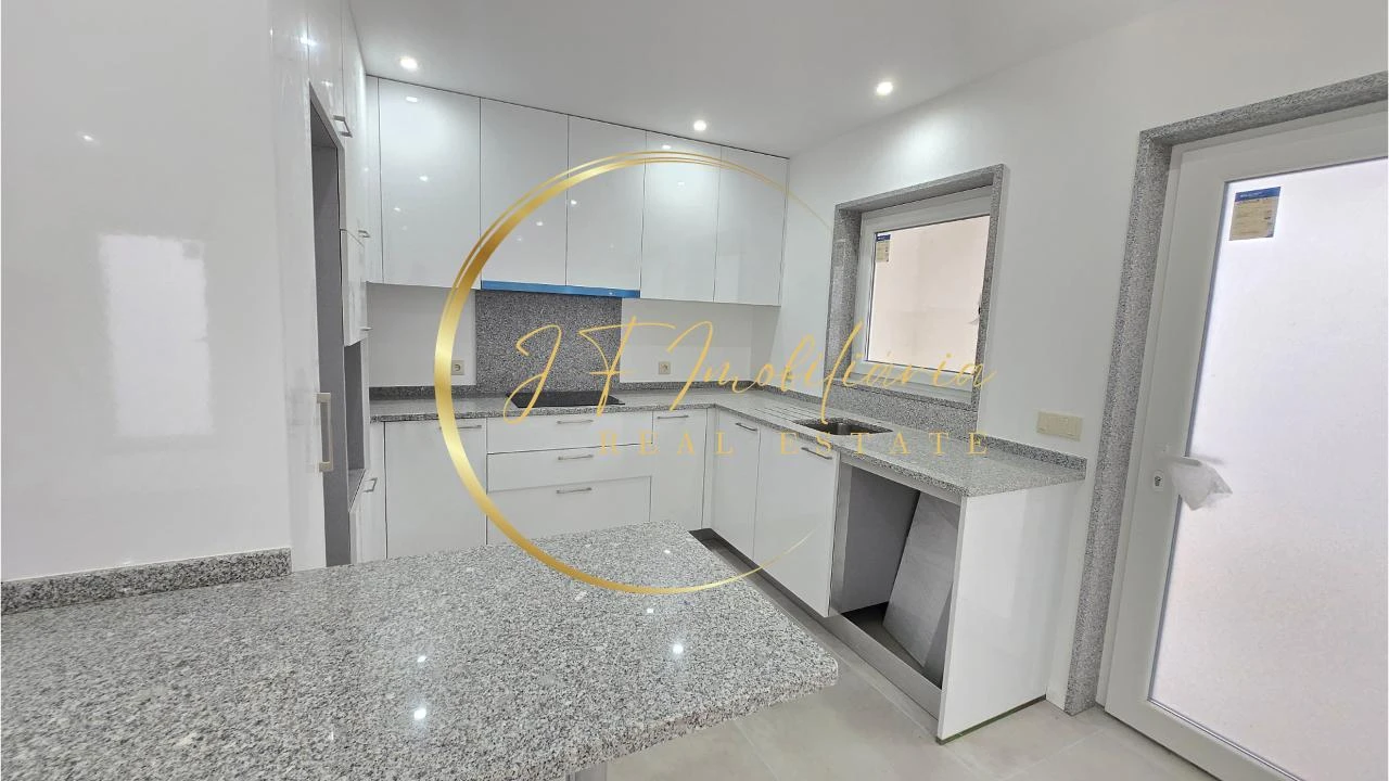 Moradia T3 para Venda em Gafanha da Encarnação Foto 16