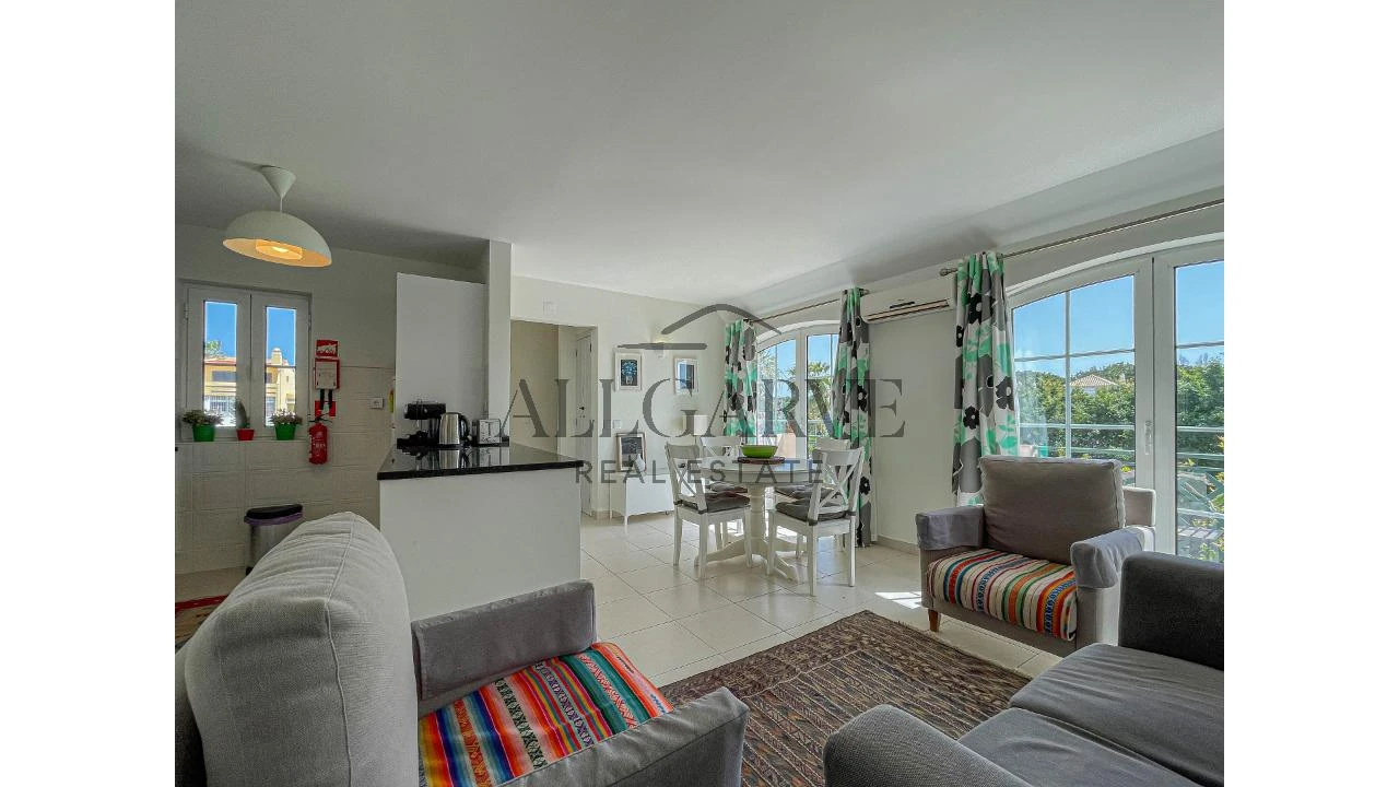 Apartamento T2 para Venda em Quarteira Foto 6